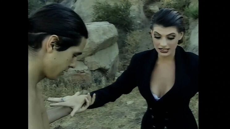 Donna Warner Double Penetration Threesome - Passionate Blowjob & Cumshot in USA