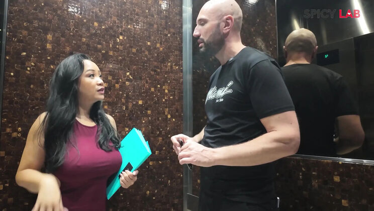 Big Tits House Agent Blowjob - Busty Mature Brunette MILF Fucking