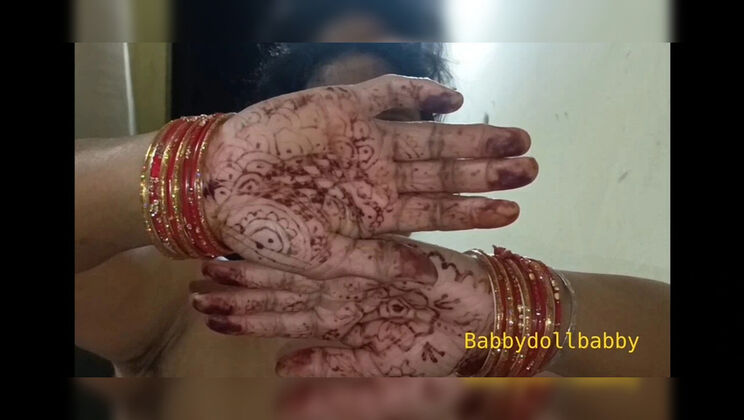 Desi Indian Bhabhi Blowjob & Cumshot - Amateur Homemade Doggy Style Sex