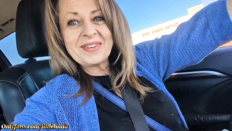 Petite Mature MILF Linda Squirts Hard in Car - Amateur Homemade Solo Masturbation Orgasm