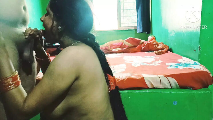 Desi aunty big ass sexy dance in bathroom - Indian blonde hardcore