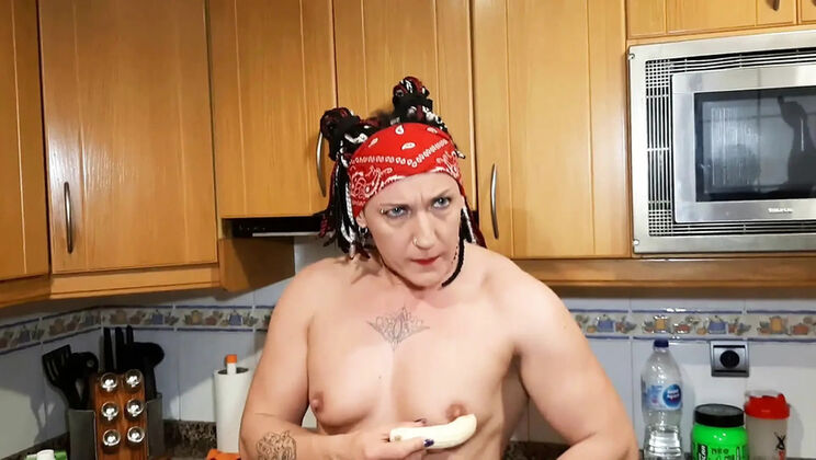 Danaxmuscles Huge Tits Big Ass Milk Bath Amateur Video