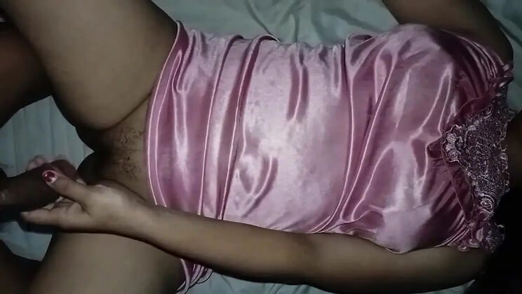 Asian amateur wife CindyAsian gets creampie fucked by big cock in homemade POV