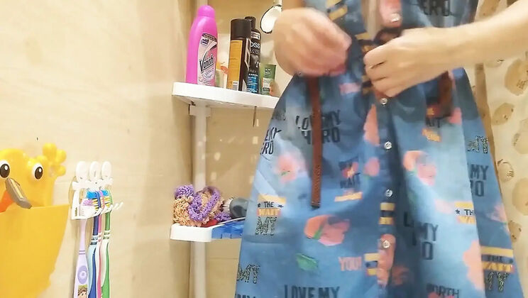 KristinaSlut Golden Shower Masturbation - Homemade Mom Pee in Shower