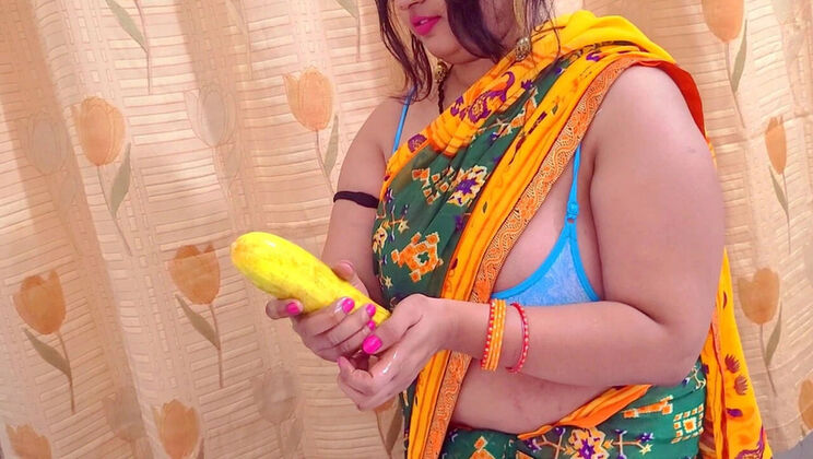 Hot Desi Housewife Neighbor Gets Satisfied By Big Cucumber - Indian Amateur Homemade