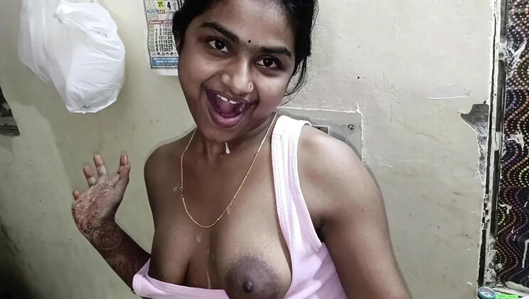 Bhabhi Makes Roti Alone, Devar’s Hard Dick Drives Her Crazy – She Sucks It Clean